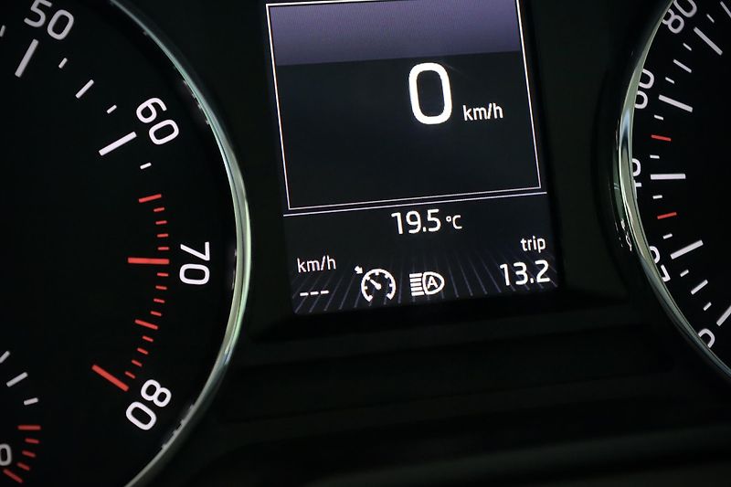 Škoda Octavia 3 Combi 1.4 TSI 110 kW DSG - fotka 34 z 42