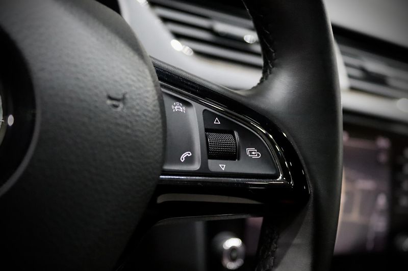 Škoda Octavia 3 FL Combi 1.4 TSI 110 kW - fotka 23 z 37