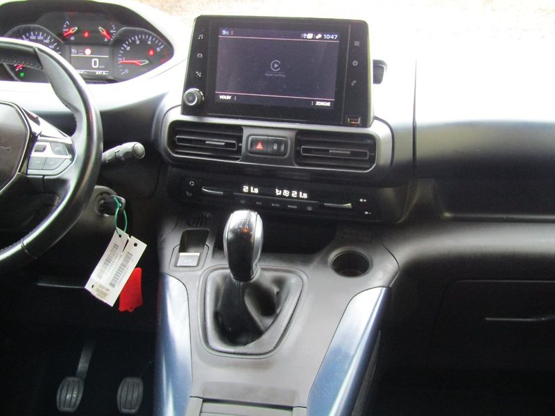 Peugeot Rifter (2020) 1.5 HDI LONG  7 MÍST - fotka 17 z 39