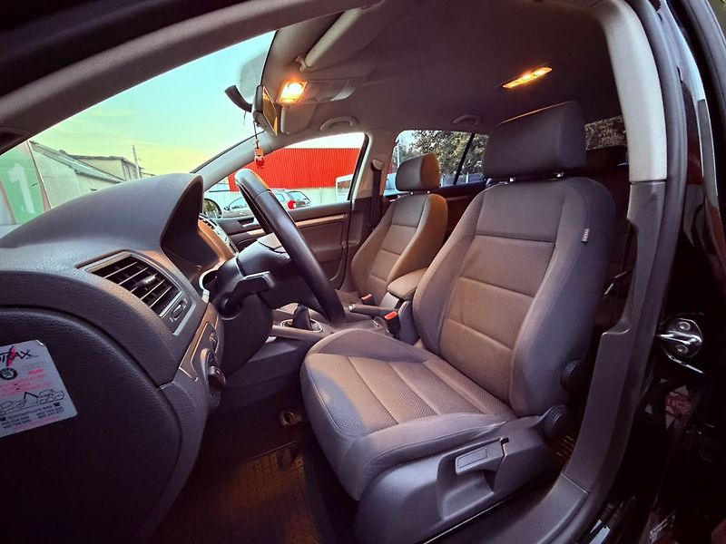 Volkswagen Golf 2.0 TDi, ČR - fotka 14 z 20