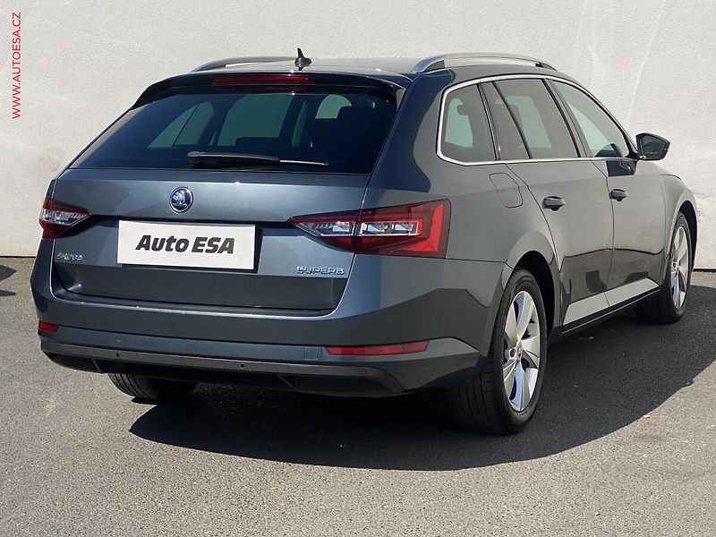 Škoda Superb (2017) 2.0 TDi, Style, DSG, bixen - fotka 4 z 19