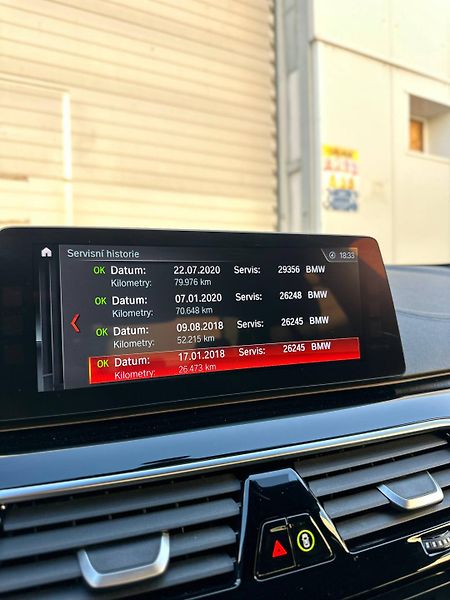 BMW Řada 5 (2016) G30 XDRIVE SPORT-LINE SEDAN CZ - fotka 31 z 44