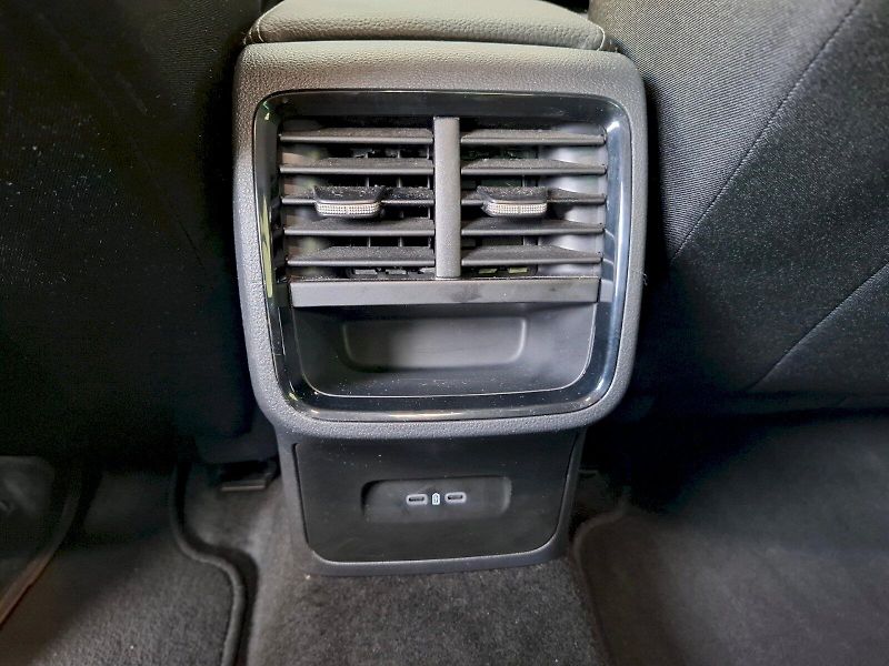 Škoda Octavia (2025) SELECTION 2,0 TD 85/kW M6F - fotka 18 z 27