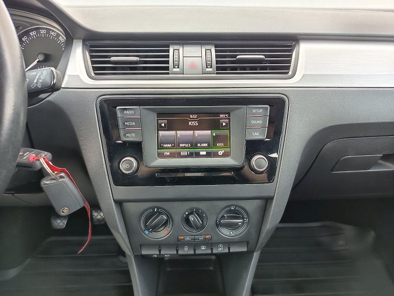 Škoda Rapid (2015) 1.2TSI 81KW AMBITION - fotka 15 z 30