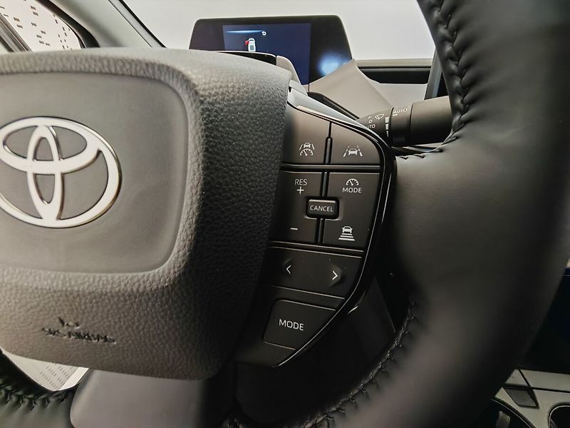 Toyota Prius 2.0 Plug-in Hybrid Prestige - fotka 24 z 38