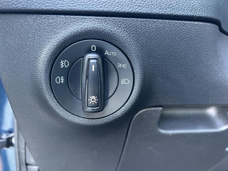 Škoda Karoq Style 1.5TSi NAVI KAMERA ALU - fotka 14 z 44