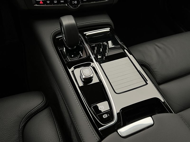 Volvo V90 T6 AWD RECHARGE CORE AUT 1.maj - fotka 27 z 47