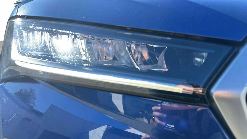 Škoda Superb Combi Selection 2,0TDI 110kW D - fotka 27 z 29