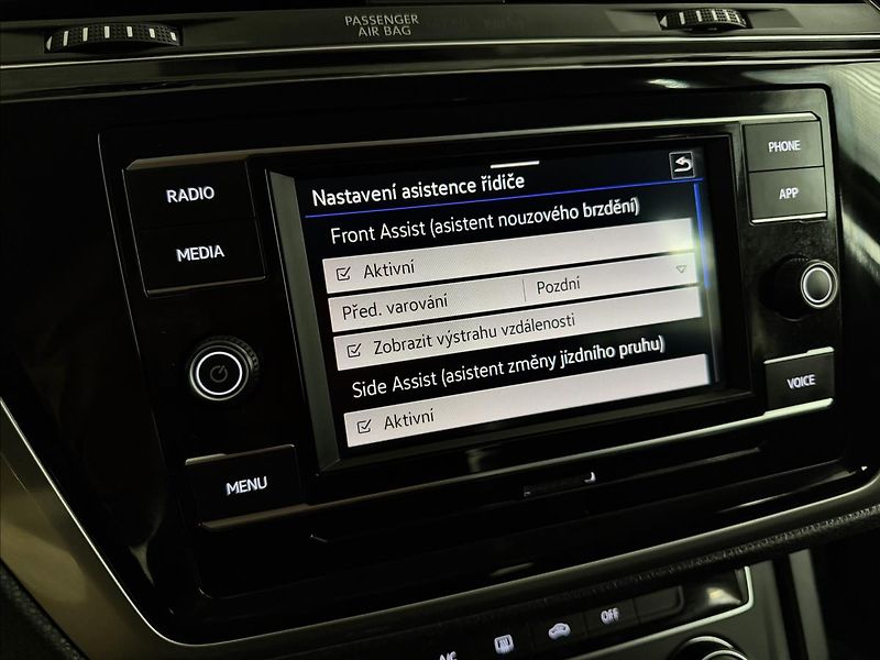 Volkswagen Touran 2.0TDI 2XKOLA 1MAJITEL 84KM! - fotka 21 z 37