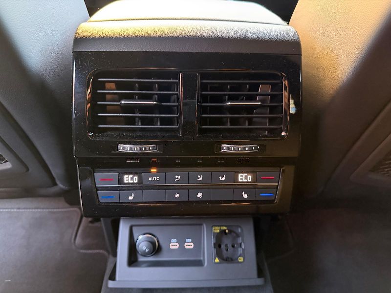 Volkswagen Touareg 30D-R22-NEZ.T-IQ-TAŽ-R LINE - fotka 24 z 30