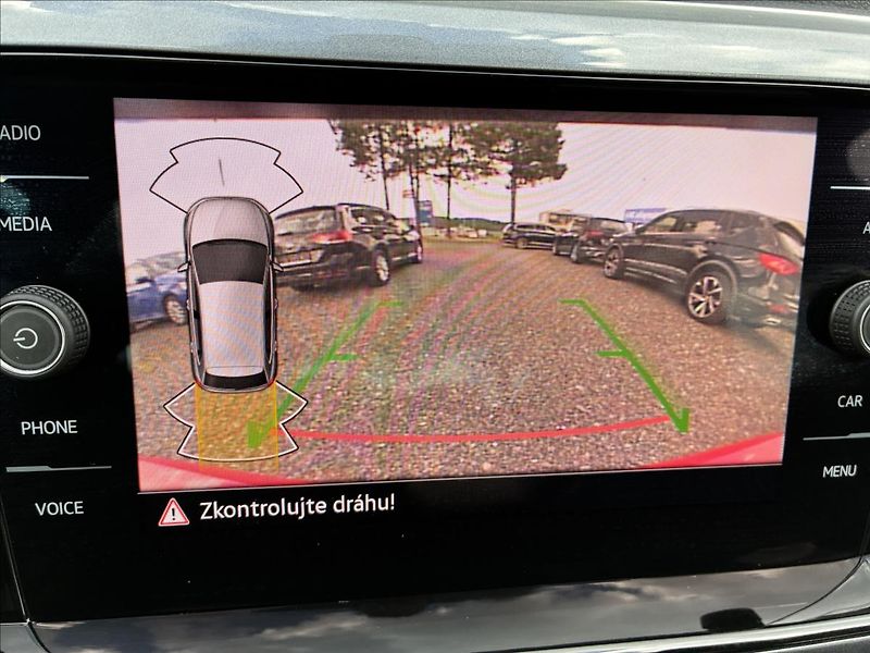 Volkswagen Polo 2,0 GTI,DSG,KAMERA,LED - fotka 23 z 28