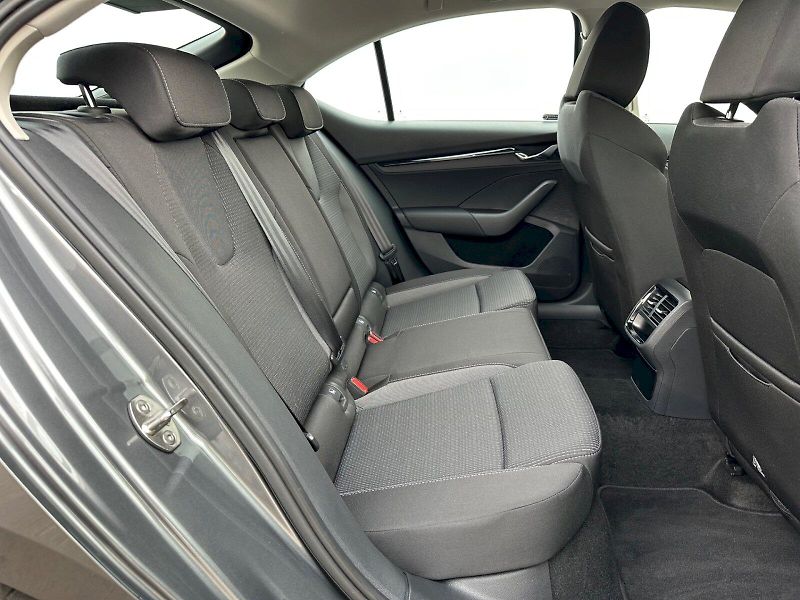 Škoda Octavia (2023) 1,5 TSI / 110 KW / Ambition Pl - fotka 9 z 27