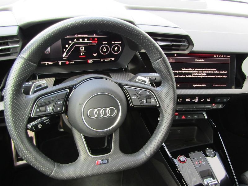 Audi RS 3 (2024) 2,5 TFSI Quattro 294KW - fotka 18 z 30