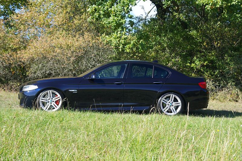 BMW Řada 5 (2012) 550i XDRIVE automat. 2.majitel - fotka 5 z 30
