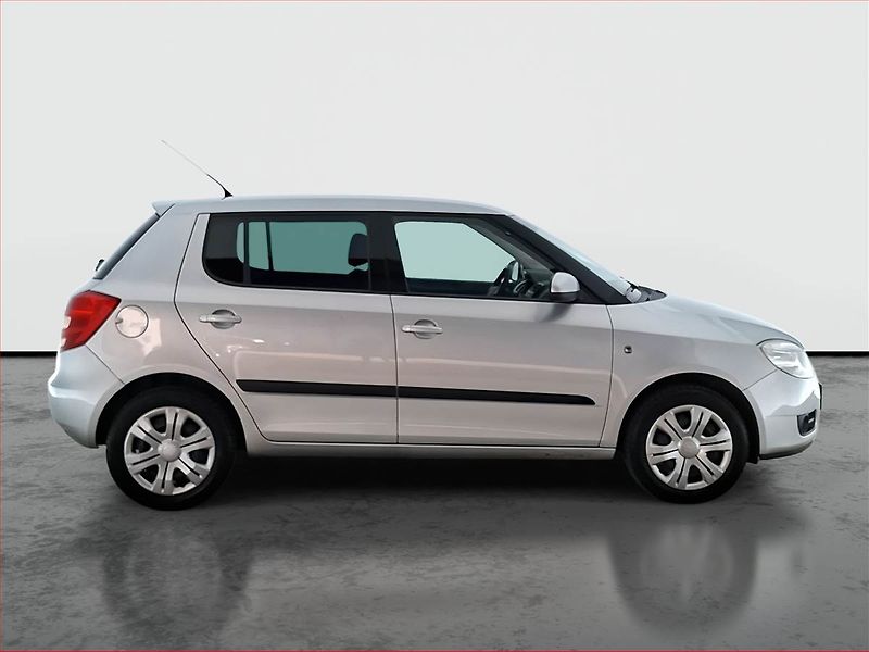 Škoda Fabia (2008) 1.6 16V, nová STK, zamluveno - fotka 6 z 13