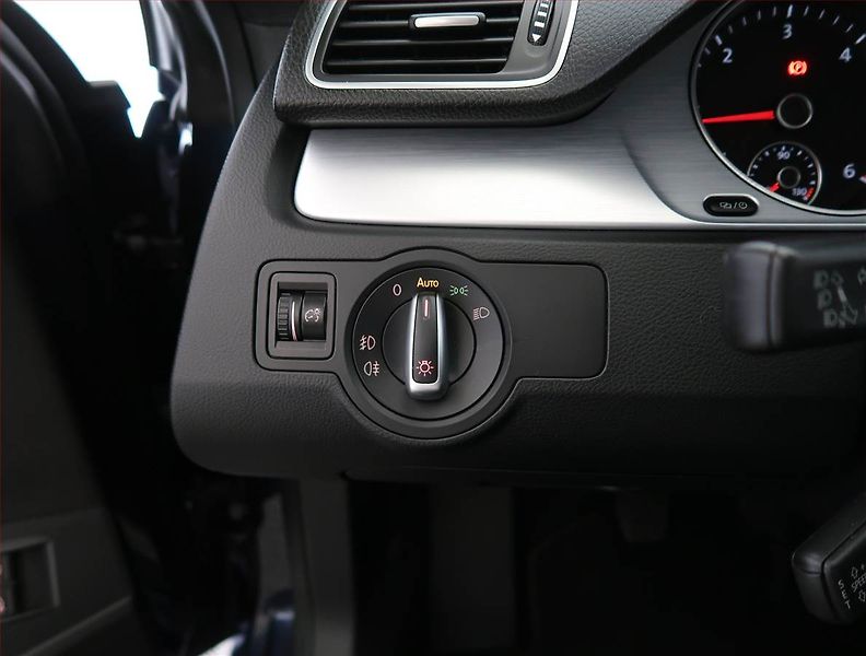 Volkswagen CC (2016) 2.0 TDI, Serv.kniha, Navi - fotka 21 z 22