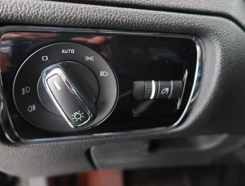 Škoda Superb (2014) Comfort 2.0 TDI, Automat - fotka 17 z 20