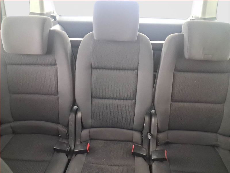 Volkswagen Touran (2015) 1.6 TDI, Automat, Tempomat - fotka 10 z 16