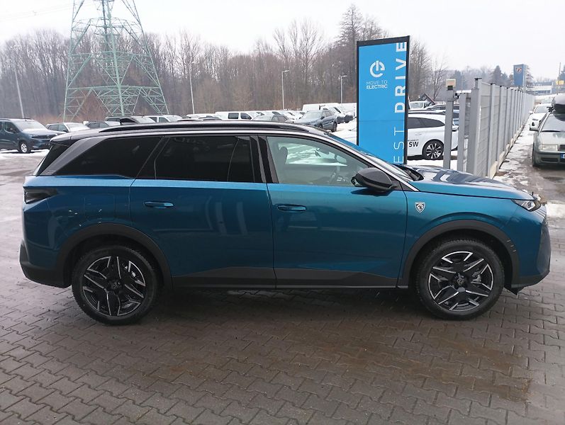 Peugeot 5008 (2026) GT Hybrid 145 e-DCS6 - fotka 9 z 19