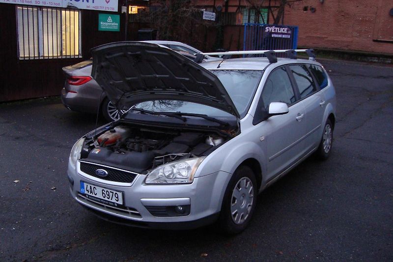 Ford Focus (2007) 1.6i,ČR,Pravid.serv.STK 5/2027 - fotka 15 z 54