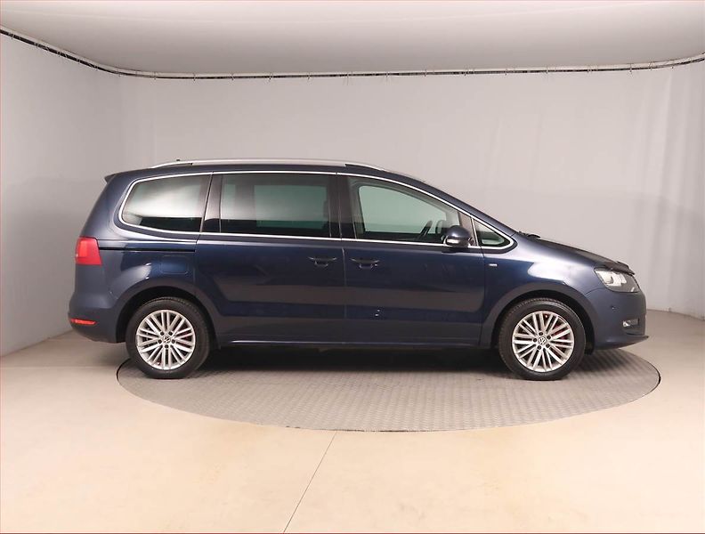 Volkswagen Sharan (2015) 2.0 TDI, Automat, 7 míst - fotka 6 z 18