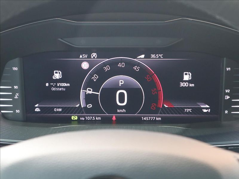 Škoda Superb 2,0 TDI DSG ACC DCC Kamera LED - fotka 10 z 58
