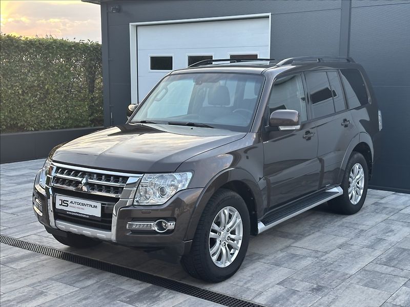 Mitsubishi Pajero 3,2 DI-D 190PS  Instyle-7 4x4 - fotka 2 z 54