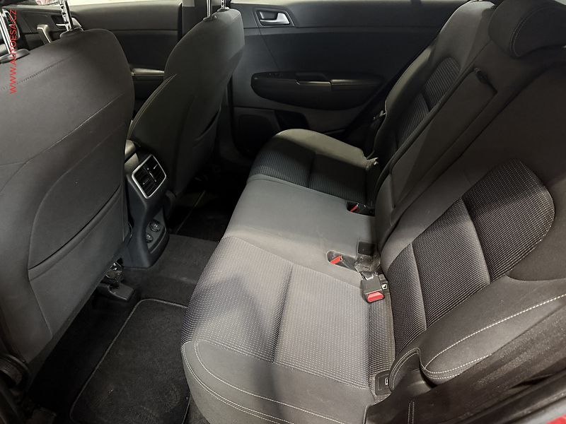 Kia Sportage (2016) 1.7 CRDi, 1.maj,ČR, AC, park - fotka 10 z 18