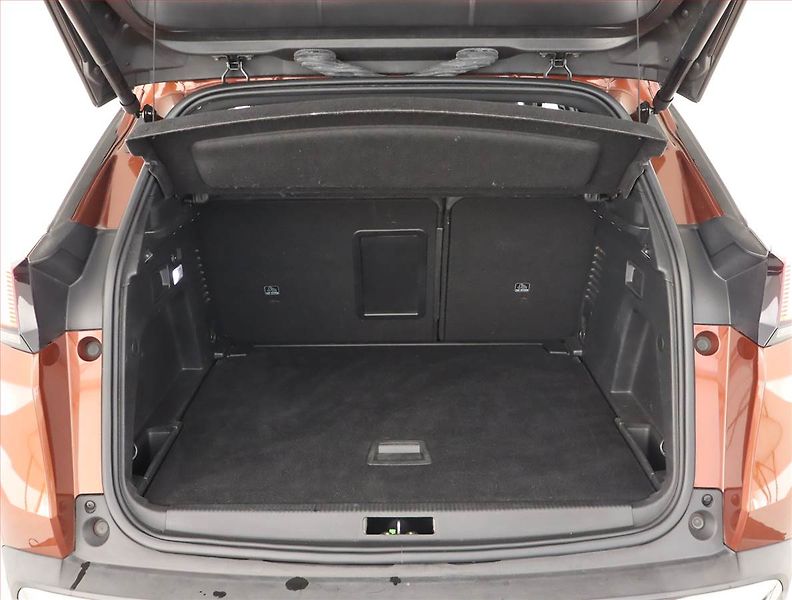 Peugeot 3008 (2016) GT Line 1.2 PureTech - fotka 13 z 22