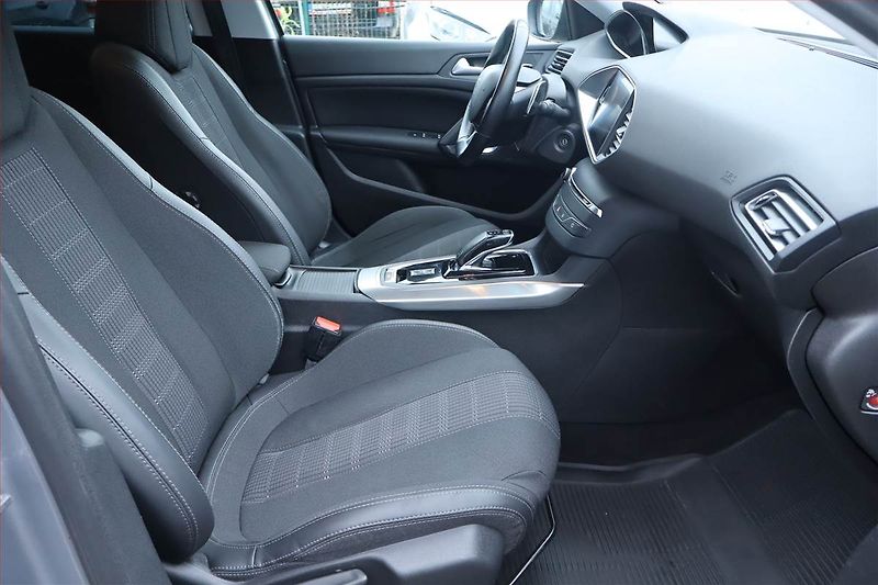 Peugeot 308 (2019) 1.2 PureTech, Automat - fotka 9 z 24