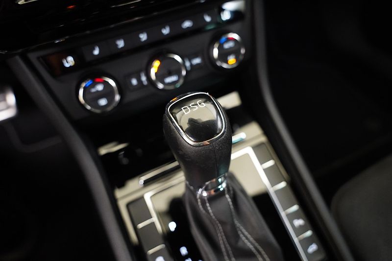 Škoda Superb - fotka 25 z 29