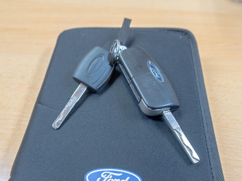 Ford C-MAX (2009) 1.6D 80KW – DIGI KLIMA - fotka 43 z 43