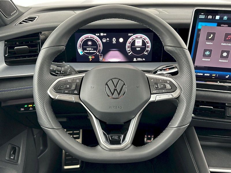 Volkswagen Tayron (2025) R-Line 2.0 TSI 150kW 4Motion D - fotka 9 z 46