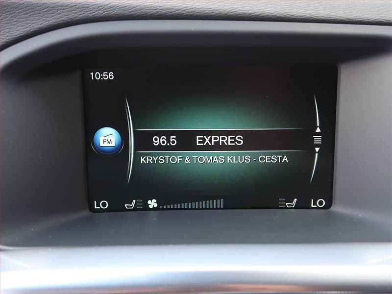 Volvo V60 (2014) D4 2.0, Automat, Navi, Xenony - fotka 17 z 18