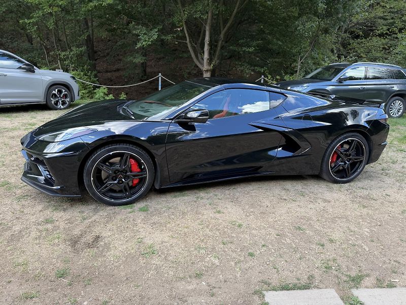 Chevrolet Corvette (2021) Z51-LIFT-CARBON-VZDUCH-TOP- - fotka 2 z 20