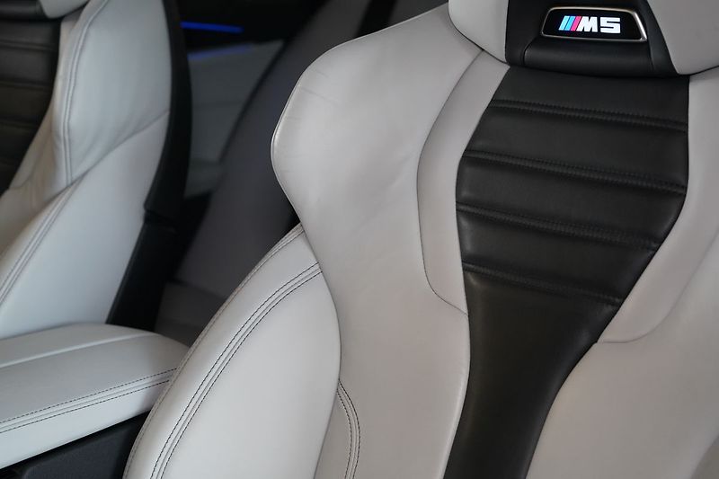 BMW M5 Masáž, Ventilace, H/K, Head-up - fotka 20 z 46