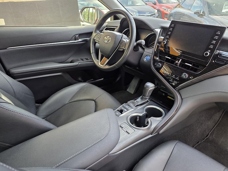 Toyota Camry 2.5-1.MAJ-HYBRID-AUTOMAT - fotka 3 z 15