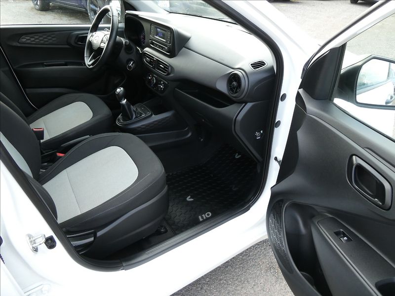 Hyundai i10 1,0 MPi 50kW Classic,tempomat - fotka 19 z 40