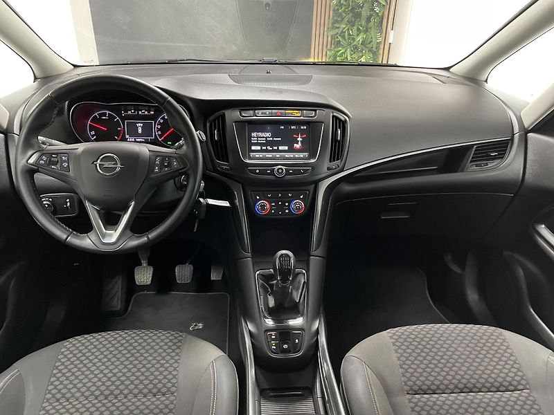 Opel Zafira 1.6 CDTi ČR 1.MAJ. TOP !! - fotka 21 z 26