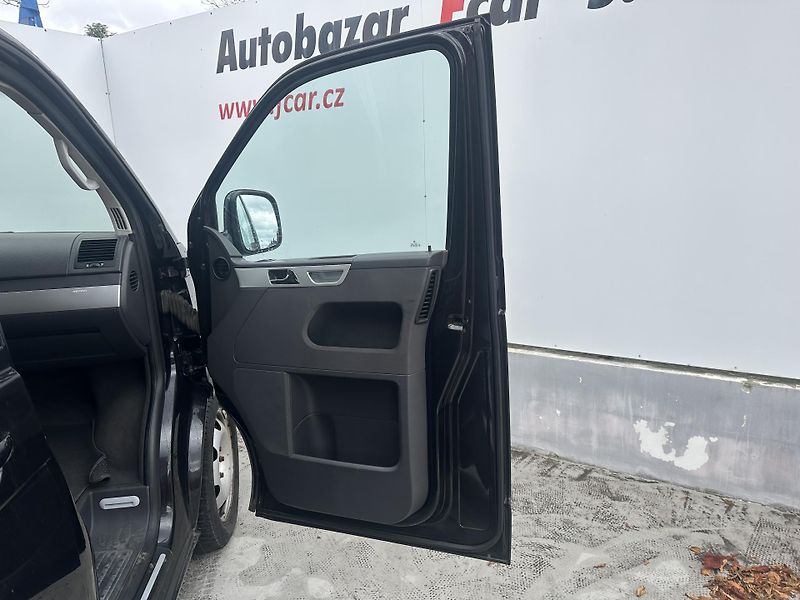 Volkswagen Multivan (2006) 2.5 TDI 128kW - fotka 12 z 19