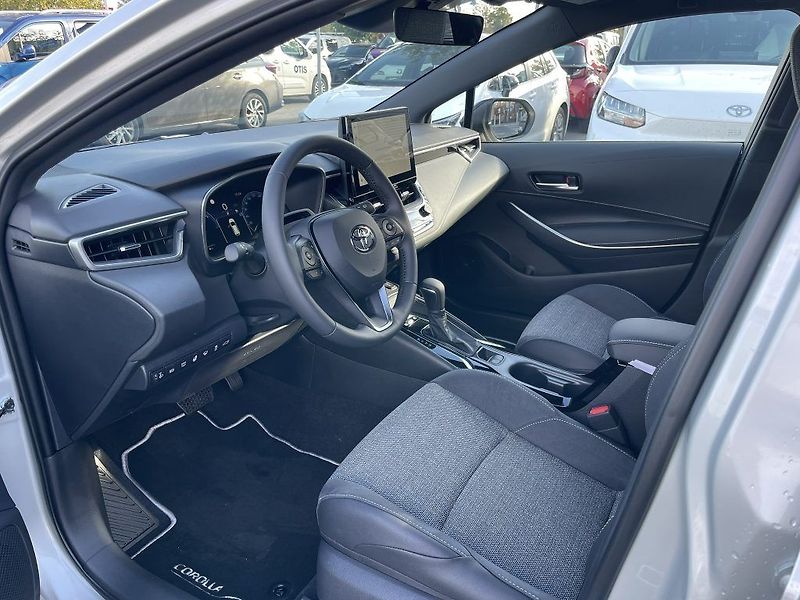 Toyota Corolla 2.0 HEV - fotka 13 z 28