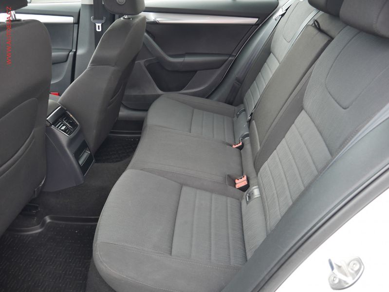 Škoda Octavia (2014) 1.2 TSi, ČR, Elegance - fotka 10 z 20