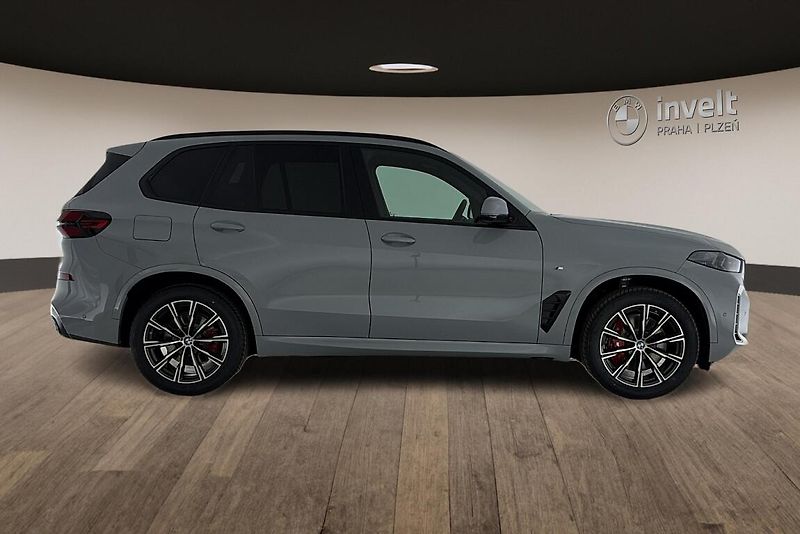 BMW X5 xDrive40d - fotka 2 z 22