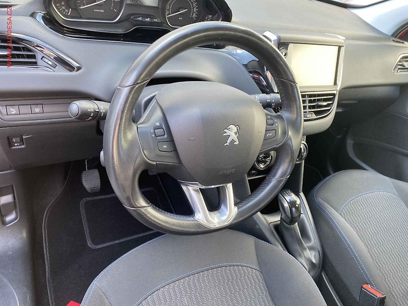 Peugeot 208 (2019) 1.2PT, Signature, AC, park - fotka 12 z 18