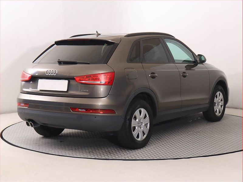 Audi Q3 (2016) 2.0 TDI, Automat, Serv.kniha - fotka 5 z 21