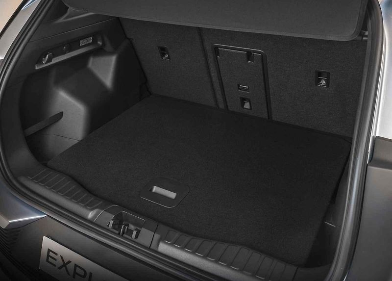 Nový Ford Explorer jsme již mohli vyzkoušet na středočeských silnicích