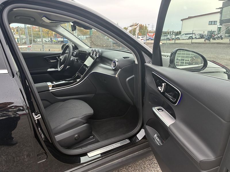 Mercedes-Benz GLC (2025) 200d 4MATIC - fotka 7 z 15
