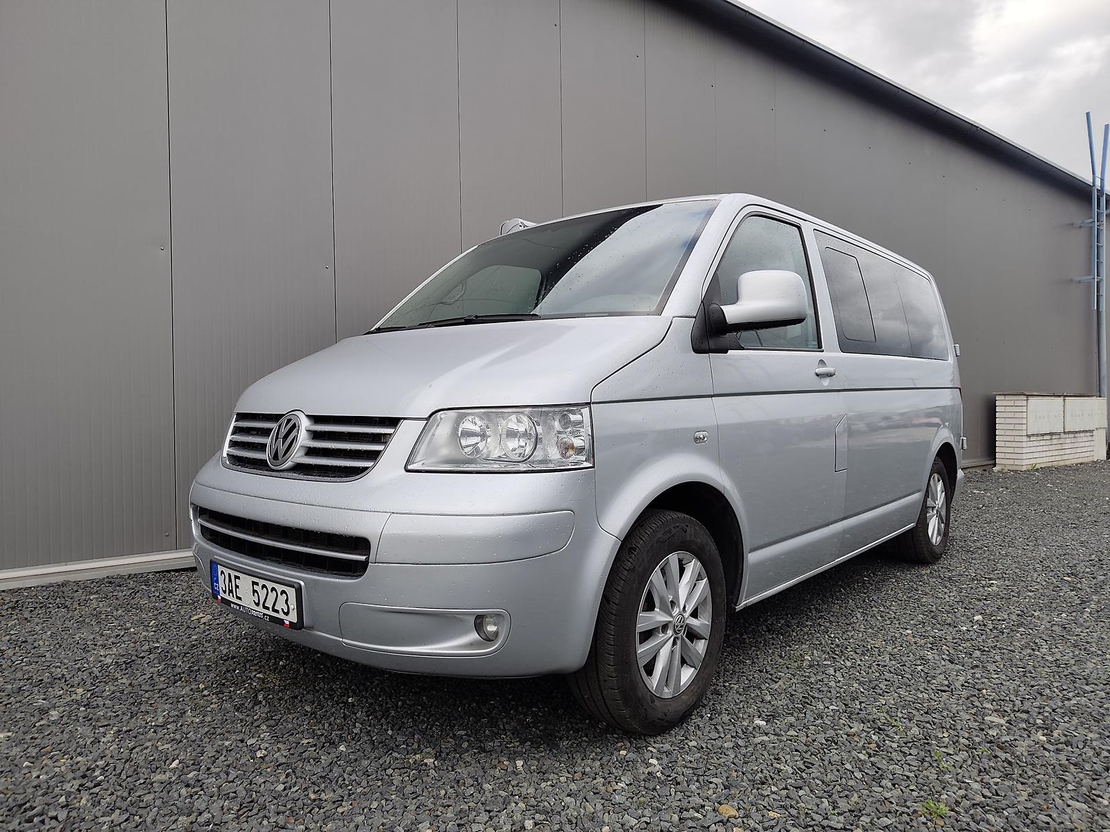 Volkswagen Caravelle OBYTNÁ VESTAVBA