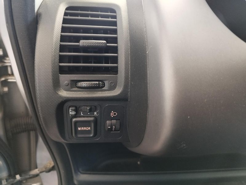 Honda Jazz (2004) 1,3i,61KW,AUTOMAT,KLIMA,ALU - fotka 24 z 26