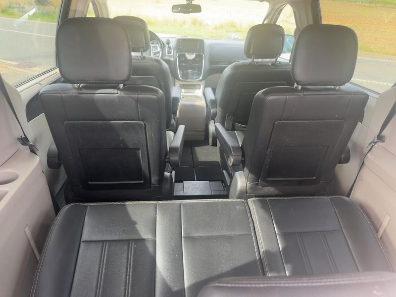 Lancia Voyager (2012)  Town 3,6 DVD Navi 2012 - fotka 8 z 20